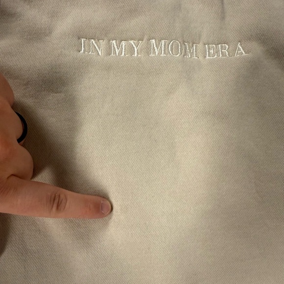 In My Mom Era Pullover Cream Sweatshirt Embroidered Crewneck Women Medium - Picture 5 of 11